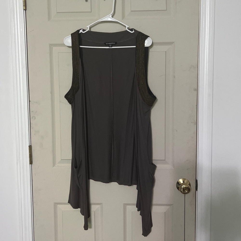 Dimri Sleeveless Cardigan